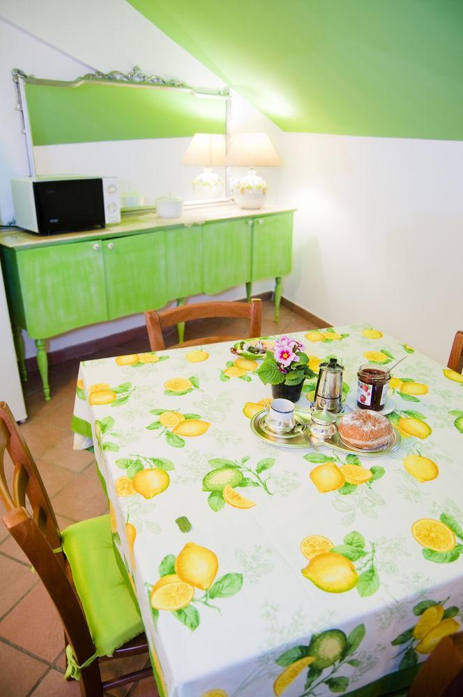 Apartamento Tetto Fiorito Castellammare di Stabia Exterior foto