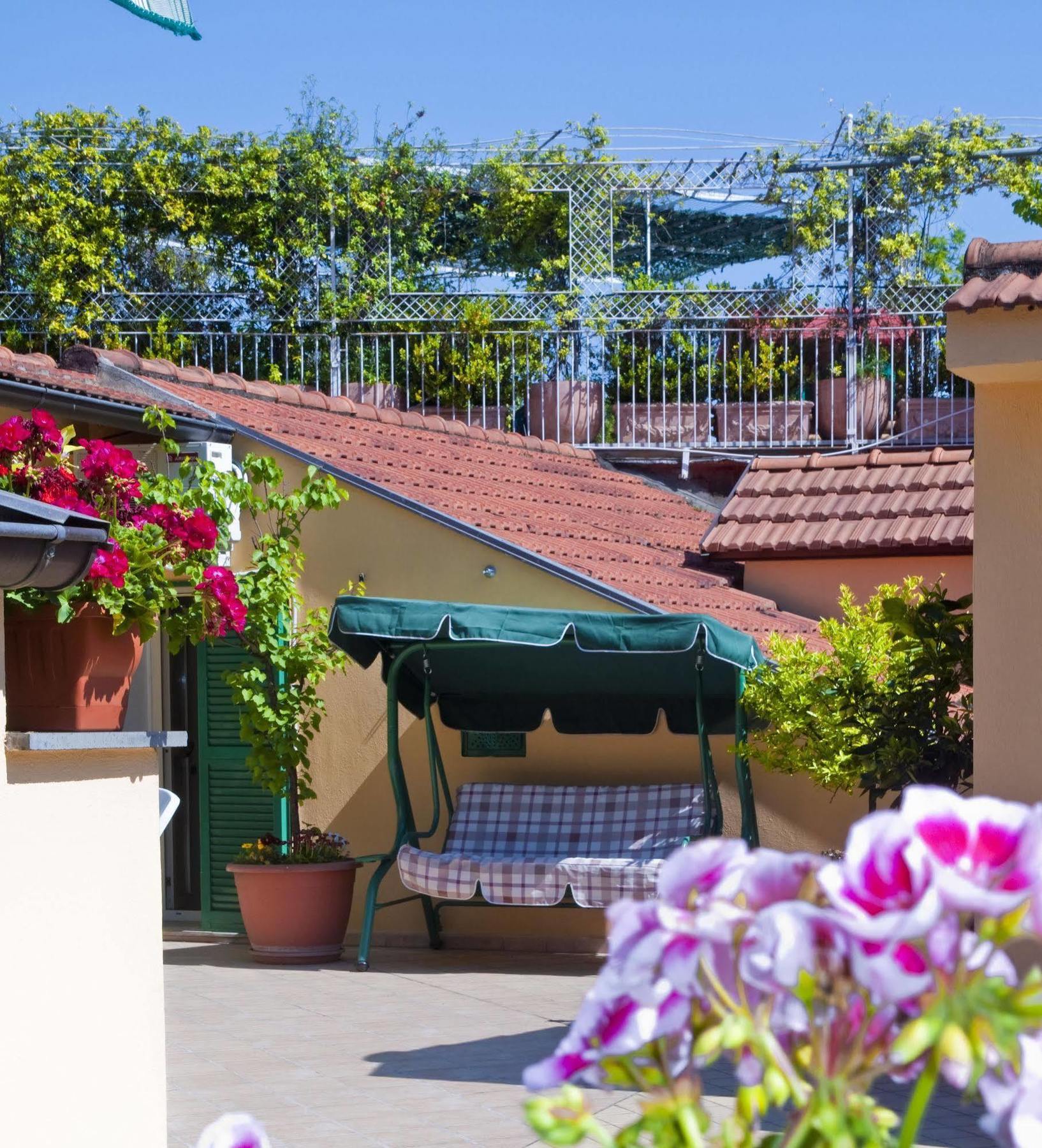 Apartamento Tetto Fiorito Castellammare di Stabia Exterior foto