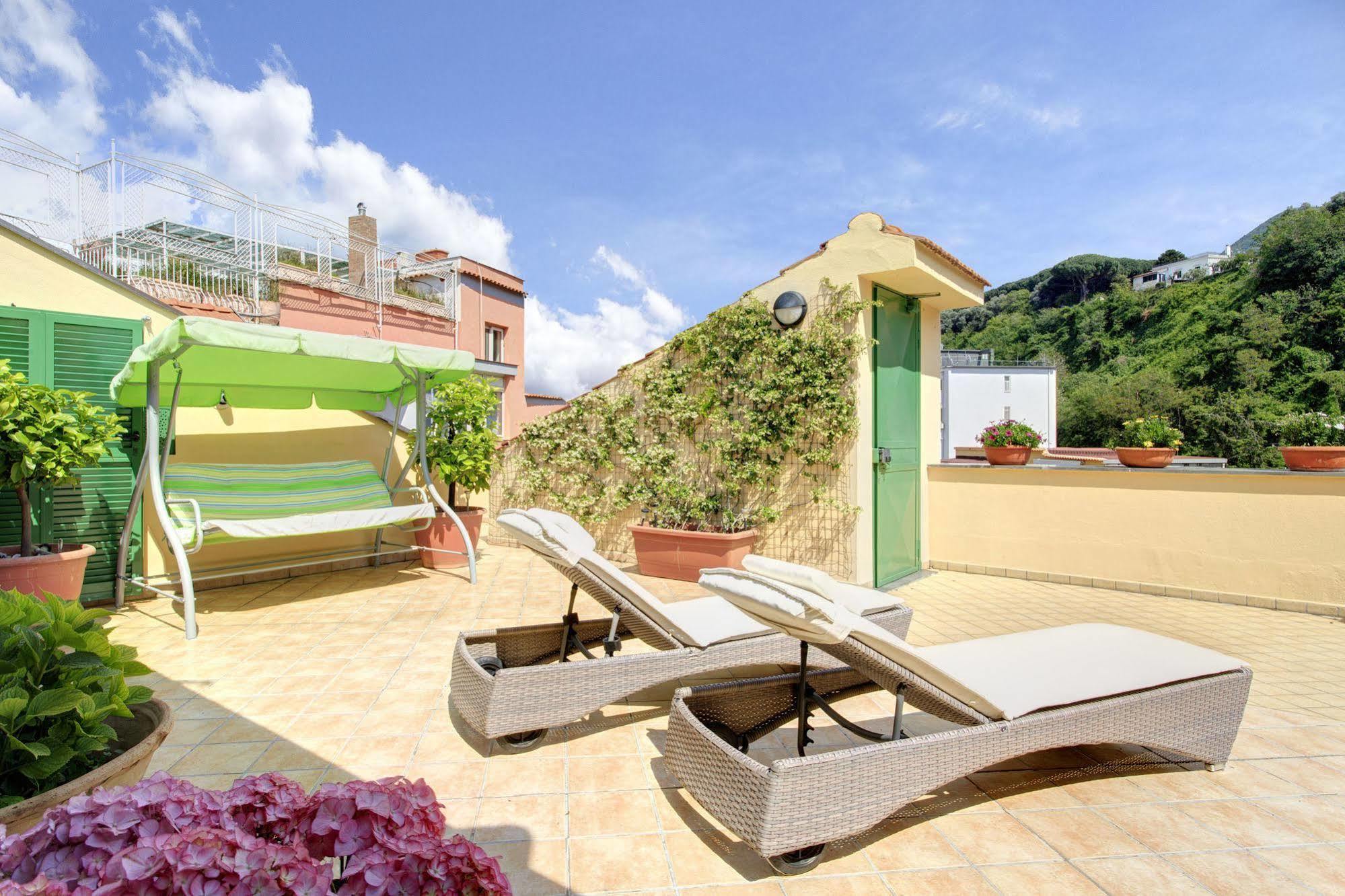 Apartamento Tetto Fiorito Castellammare di Stabia Exterior foto