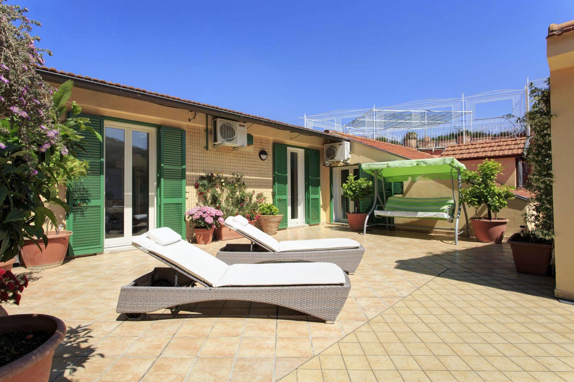 Apartamento Tetto Fiorito Castellammare di Stabia Exterior foto
